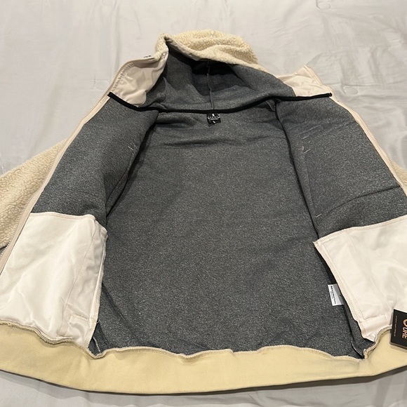 Picture - Stlye is Onkean it’s a full zip fleece hoodie - Picture 5 of 7